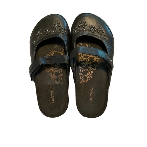 Aetrex Shoes - Aetrex Womens Mary Jane style black flats. Size 6